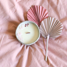 Load image into Gallery viewer, Love Crystal Candle